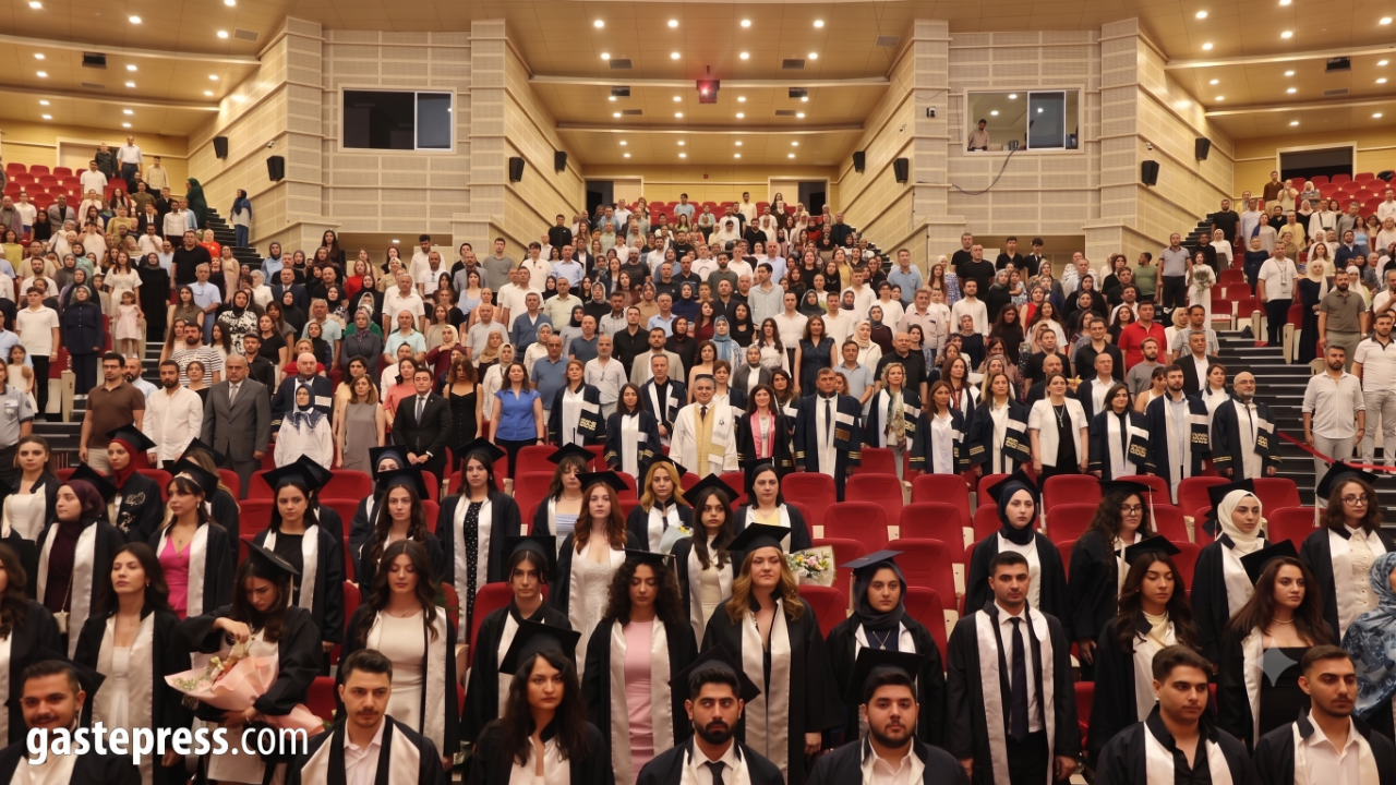 ERÜ Mimarlık Fakültesi'nde 134 Öğrenci Mezuniyet Coşkusu Yaşadı!