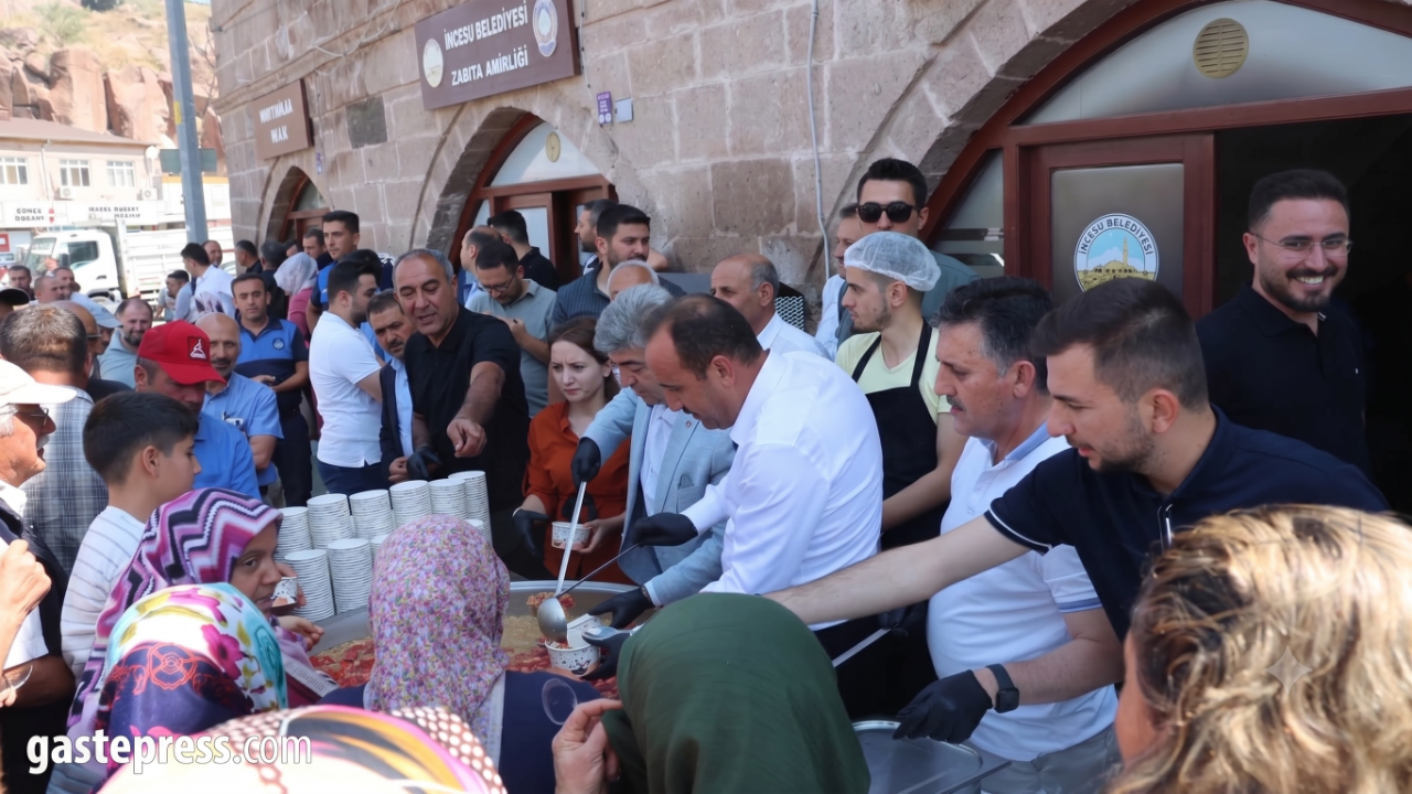 İncesu'da Muharrem Ayı Dolayısıyla Vatandaşlara Aşure İkramı!