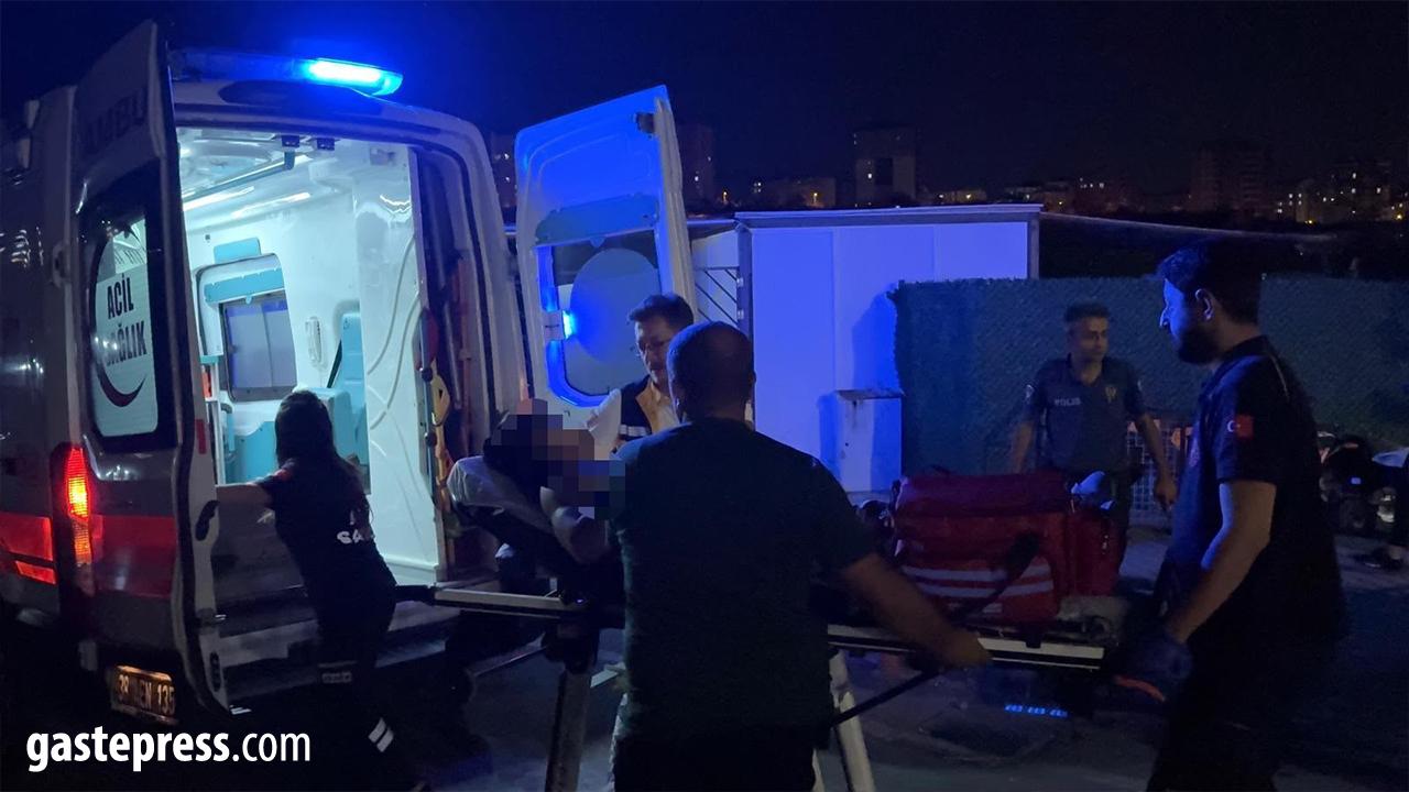 Kayseri'de parkta bıçaklı kavga: 1'i ağır, 3 yaralı!