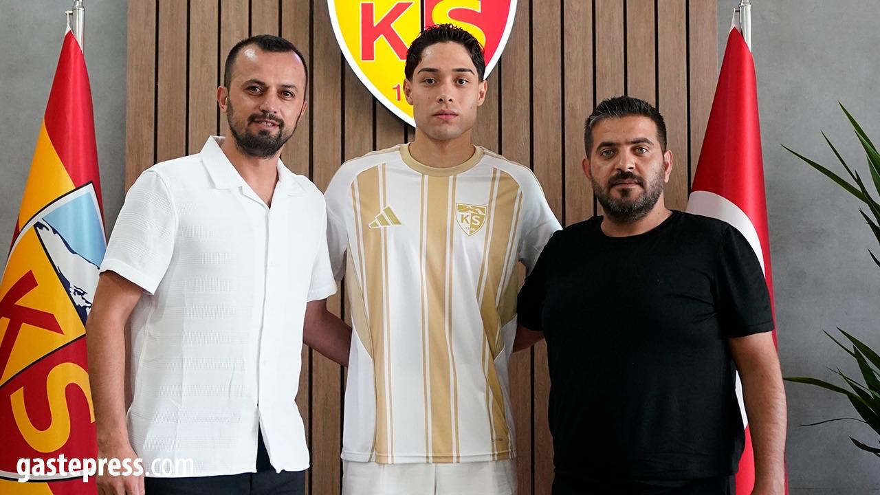 Kayserispor, Talha Sarıarslan ile 3 yıllık sözleşme imzaladı!