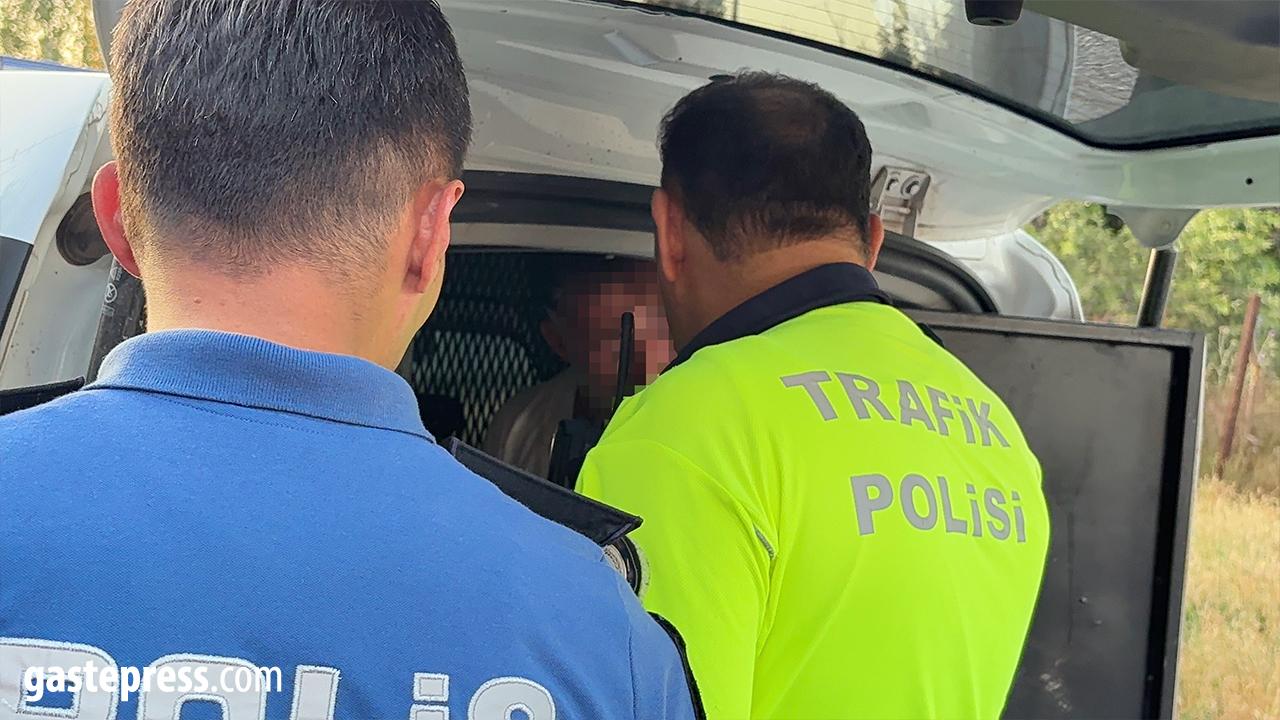 Kimlik Kontrolüne Tepki Gösteren Baba Gözaltına Alındı!