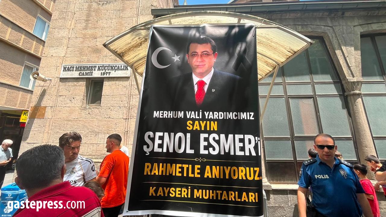 Muhtarlardan Merhum Vali Yardımcısı Şenol Esmer'e Vefa!
