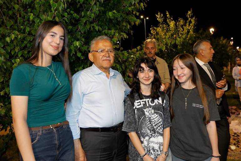 Başkan Büyükkılıç'tan halkla akşam buluşması!